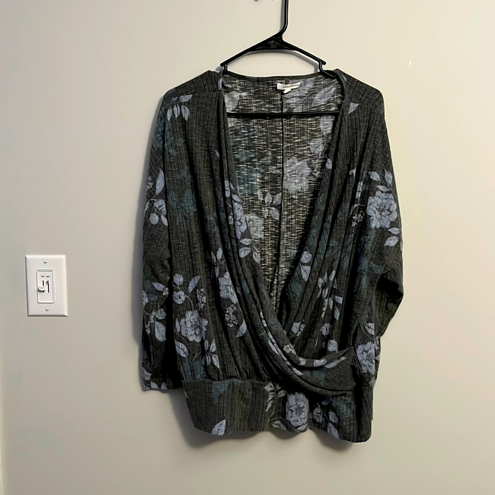 Maurices long sleeve over shirt, size 1x, lightly worn